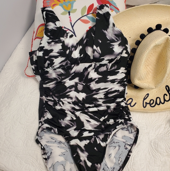 One Piece Suit - Picture 1 of 2